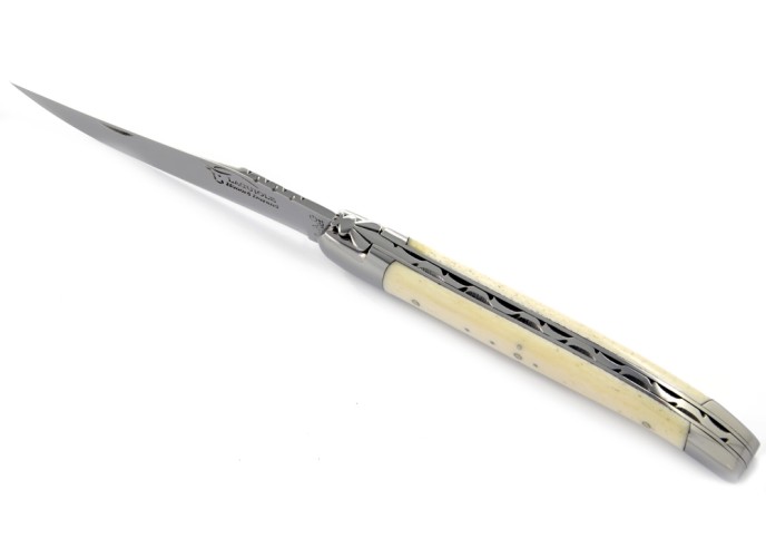 Laguiole pliant, 13 cm, manche en os (bovin), abeille forgée