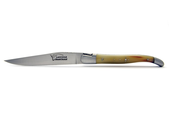 Couteaux de table (couteaux à steak), finition gamme prestige, mitres inox mat, manche pointe de corne (claire)