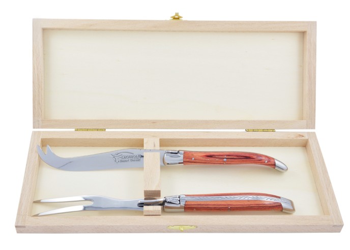 Service à fromage Laguiole. Couteau et fourchette finition brillant, manche galbé en bois