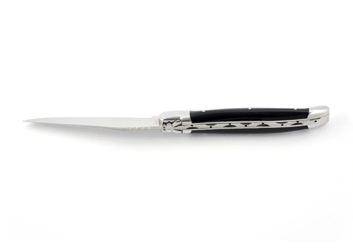 Laguiole pliant, 11 cm, abeille forgée, lame seule, mitres inox brillant, manche en pointe de corne (foncée)