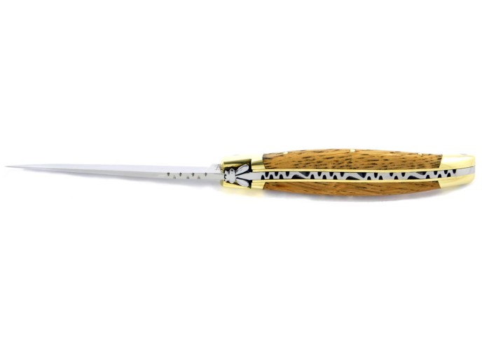 Laguiole pliant, 10 cm, abeille forgée, lame seule, mitres laiton, manche en chêne de barrique