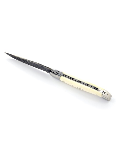 Laguiole pliant, 12 cm, acier Damas, abeille forgée, mitres inox brillant, manche en os (bovin)