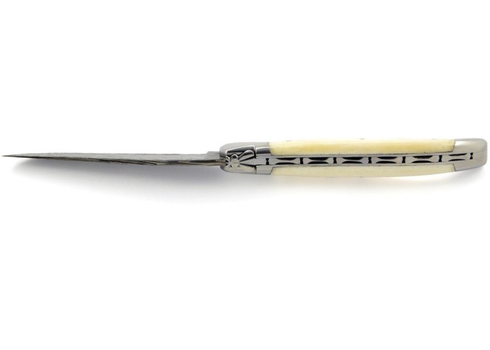 Laguiole pliant, 12 cm, acier Damas, abeille forgée, mitres inox brillant, manche en os (bovin)