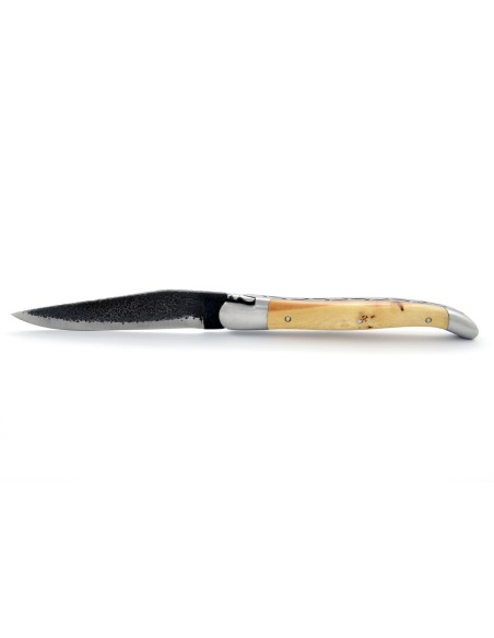 Laguiole pliant 12 cm avec lame brut de forge, mitres inox mat, manche en genévrier-cade