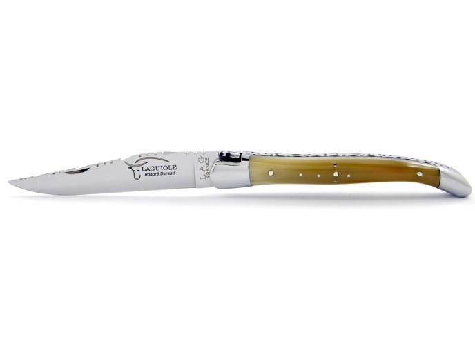 Laguiole pliant 11 cm, abeille forgée, lame seule, ciselé dessus-dessous, mitres inox brillant, manche pointe de corne (claire)