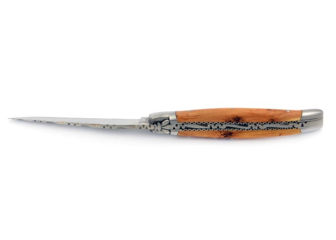 Laguiole pliant 11 cm,  abeille forgée, lame seule, ciselé dessus-dessous,  mitres inox mat, manche genévrier cade
