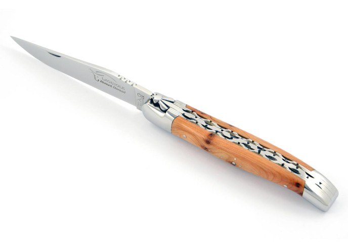Laguiole pliant 11cm, abeille forgée, lame seule, doubles platines ciselées, mitres inox brillant, manche genévrier cade