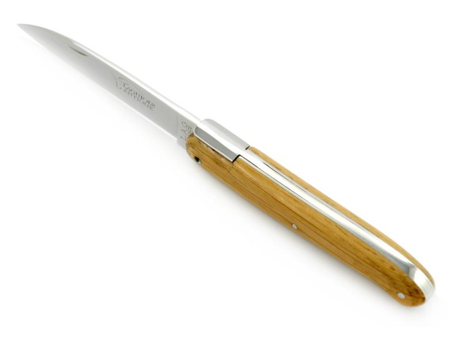 Laguiole pliant "Antique" 12 cm, abeille forgée lisse, plein manche inox brillant, manche chêne de barrique