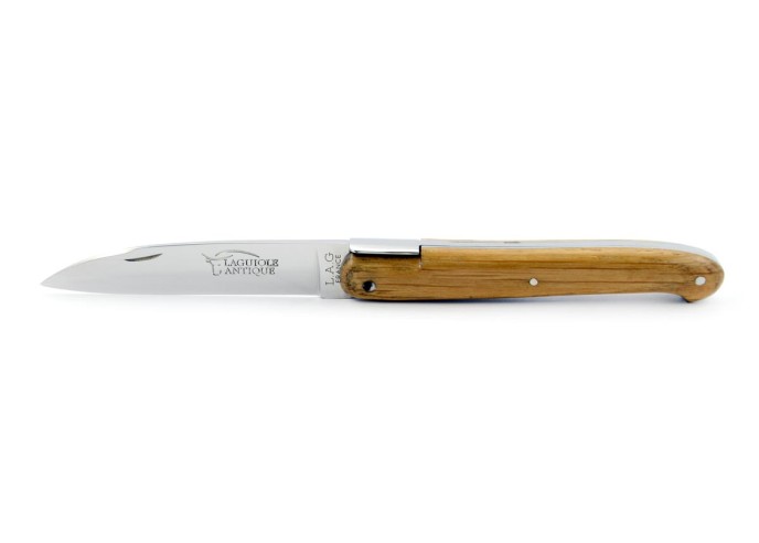 Laguiole pliant "Antique" 12 cm, abeille forgée lisse, plein manche inox brillant, manche chêne de barrique