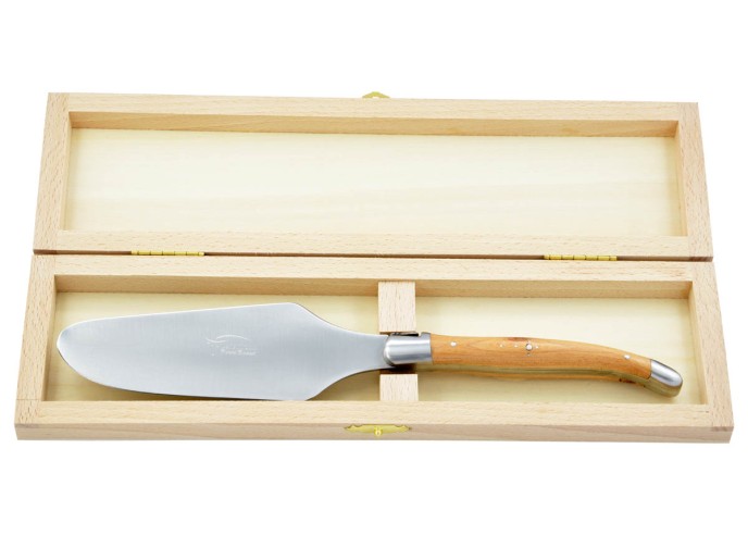 Pelle à tarte Laguiole. Finition inox mat avec manche galbé en genévrier-cade
