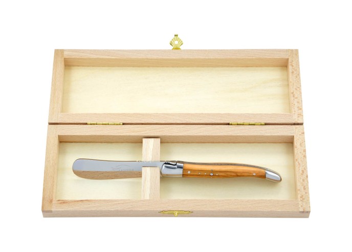 Couteau à beurre Laguiole. Finition inox brillant avec manche galbé en bois d'olivier