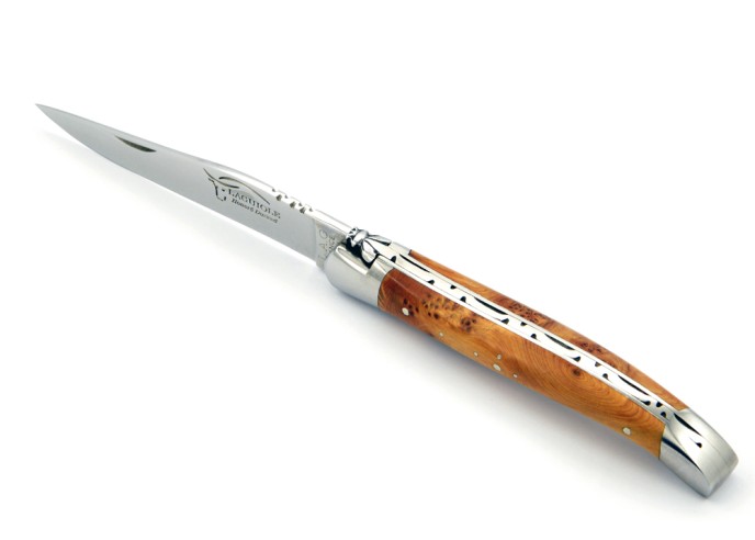 Laguiole pliant, 11 cm, abeille forgée, lame seule, mitres inox brillant, manche en genévrier-cade