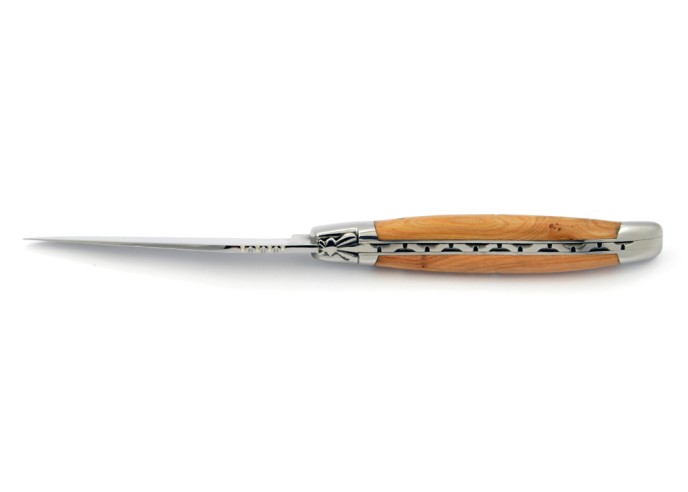 Laguiole pliant, 12 cm, abeille forgée, lame seule, mitres inox brillant, manche genévrier cade