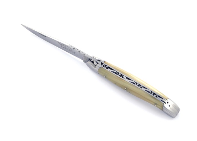 Laguiole pliant, 11 cm, manche en pointe de corne (claire), abeille forgée, lame seule
