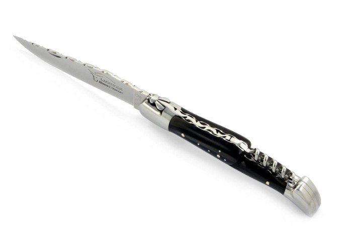 Laguiole pliant 12 cm, lame & tire-bouchon, ciselé dessus dessous,  mitres inox brillant, manche pointe de corne (foncée)