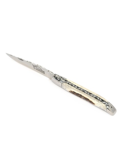 Laguiole pliant, 12 cm, abeille forgée, lame carbone, ciselé dessus dessous, mitres inox brillant, manche en bois de cerf