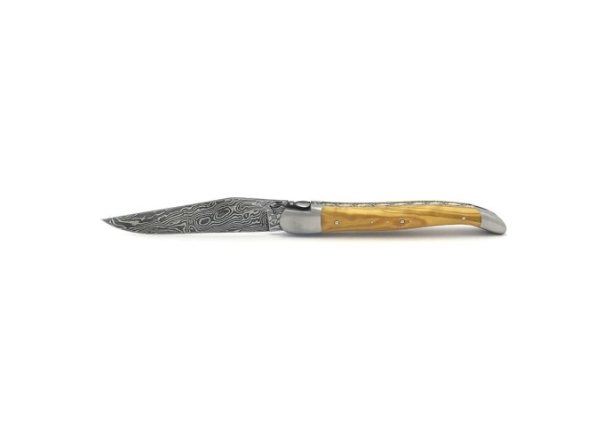Laguiole pliant, 12 cm, lame Damas sauvage, abeille burin, ressort et platines ciselés burin, manche en olivier