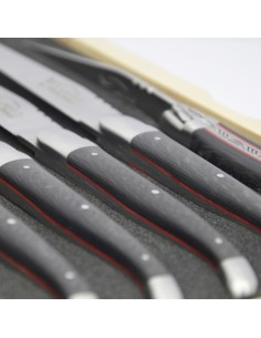 Laguiole Steakmesser, Heftbacken aus mattem Edelstahl, breiterer Griff aus Karbonfaser