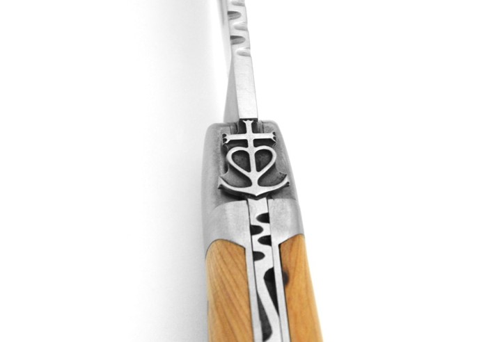 Laguiole knife, 12 cm, Carmarguean cross, olive wood handle