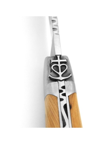 Laguiole 12 cm, croix camarguaise, lame seule, manche en olivier