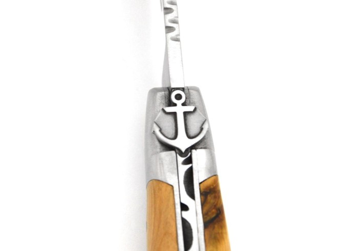 Laguiole 12cm, Anker, Heftbacken aus mattem Edelstahl, Olivenholz