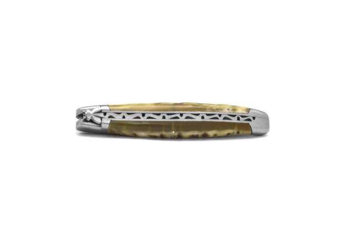 Laguiole pliant, 11 cm, acier Damas, abeille forgée, mitres inox mat, manche en corne de bélier (avec croûte)