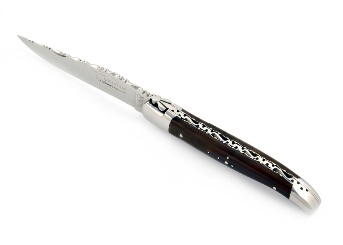 Laguiole pliant, 12 cm, abeille forgée, lame seule, mitres inox brillant, manche en pointe de corne (foncée)