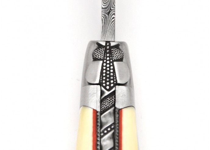 Laguiole-Messer 12 cm, Mosaikdamastklinge, handgeschnittene Biene, Feder und Platinen, Griff aus Warzenschweinzahn