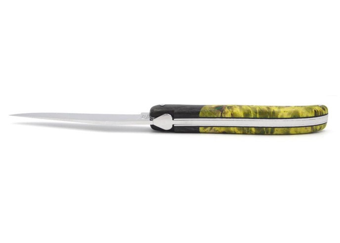 Laguiole pliant 12 cm, abeille forgée lisse, fausse mitre en fibre de carbone, manche en loupe de peuplier vert-jaune
