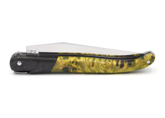 Laguiole pliant 12 cm, abeille forgée lisse, fausse mitre en fibre de carbone, manche en loupe de peuplier vert-jaune