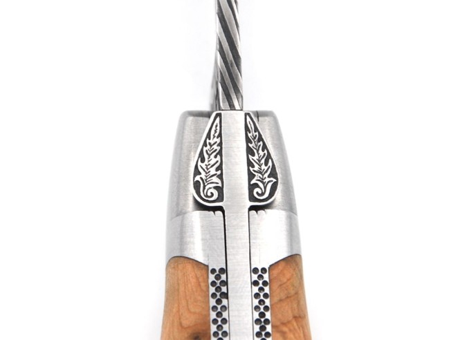 Laguiole 12cm, Damast Klinge, Griff aus Wacholderholz