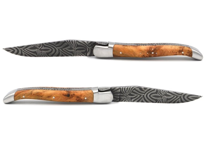 Laguiole pliant, 12 cm, lame Damas mosaïque, manche en genévrier