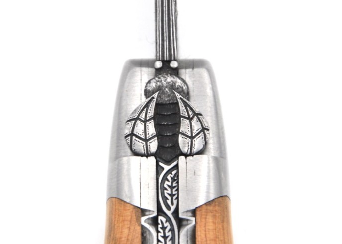 laguiole 12cm damast klinge biene und feder mit meissel handziseliert griff aus wacholder