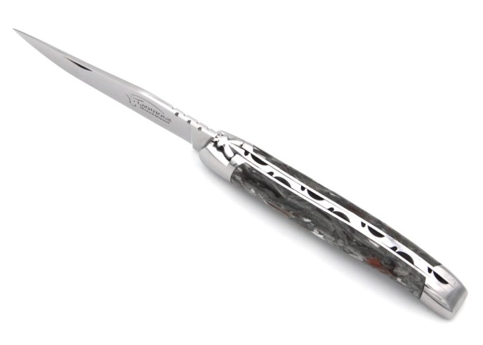 Laguiole pliant, 11 cm, abeille forgée, manche en corne recyclée