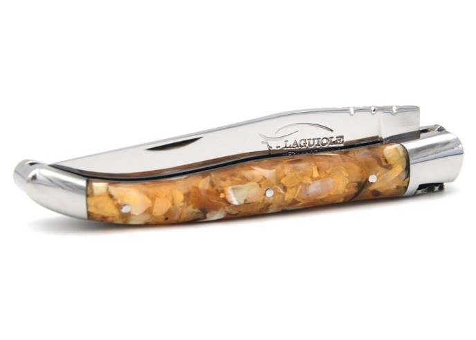 Laguiole pliant, 11 cm, abeille forgée, manche or en corne recyclée