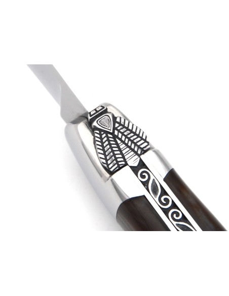 Laguiole pliant, 13 cm, abeille et ressort ciselés au burin, manche en pointe de corne foncée, mitres inox brillant