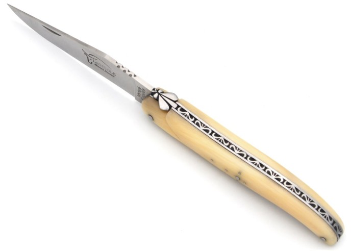 Laguiole Klappmesser, 12 cm, Biene und Feder mit Feile ziseliert, Voller Griff aus Hornspitze