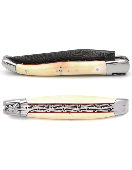 Laguiole pliant 12 cm, lame damas, doubles-platines, manche en dent de phacochère & intercalaire rouge