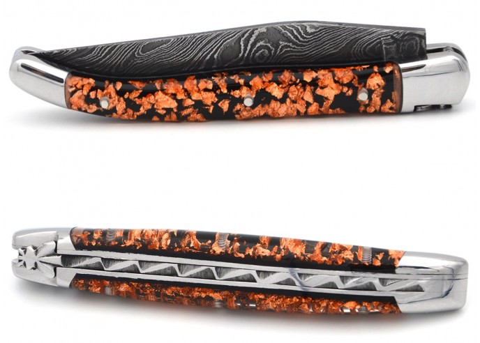 Laguiole pocket knife 11 cm, Damascus steel blade, copper leaf inclusion handle (black background), shiny bolsters