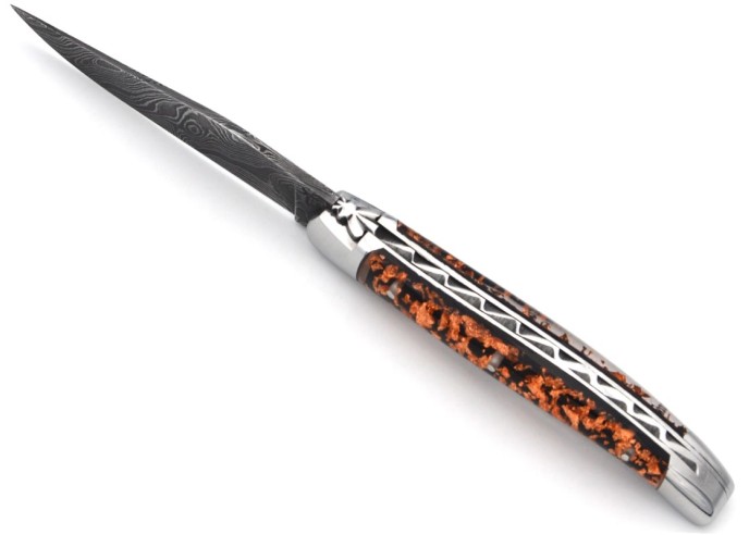 Laguiole pliant, 11 cm, abeille forgée, lame seule, acier damas, manche feuille de cuivre en inclusion, mitres inox brillant