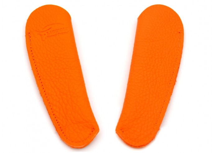 Taschenetuis aus genarbtem Leder mit eingraviertem Firmenzeichen - Orange