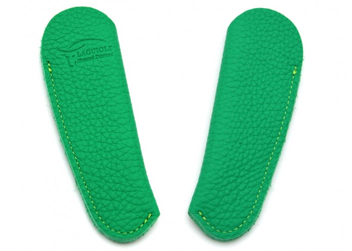 Taschenetuis aus genarbtem Leder mit eingraviertem Firmenzeichen - Grün