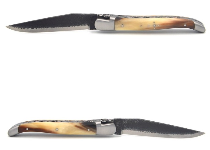 Laguiole pocket knife 12 cm, brut de forge blade, chiseled bee and spring with double plates,  pale horn tip handle