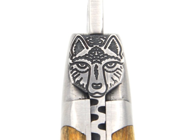 Laguiole Klappmesser, 12cm, Wolf-Kopf , Heftbacken aus mattem Edelstahl, Griff aus Akazie
