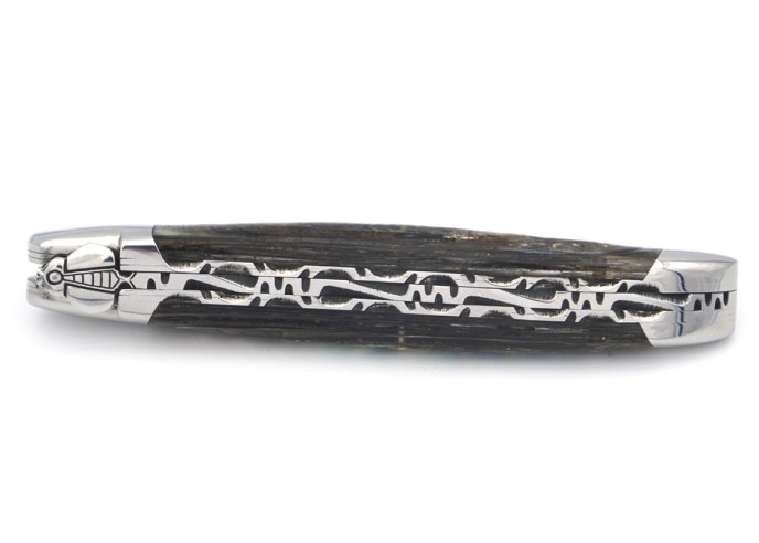 Laguiole 12cm, Edelstahl als 'brut de forge' Klinge, Biene und Doppelplatinen ziseliert, Griff aus Seeohrenholz