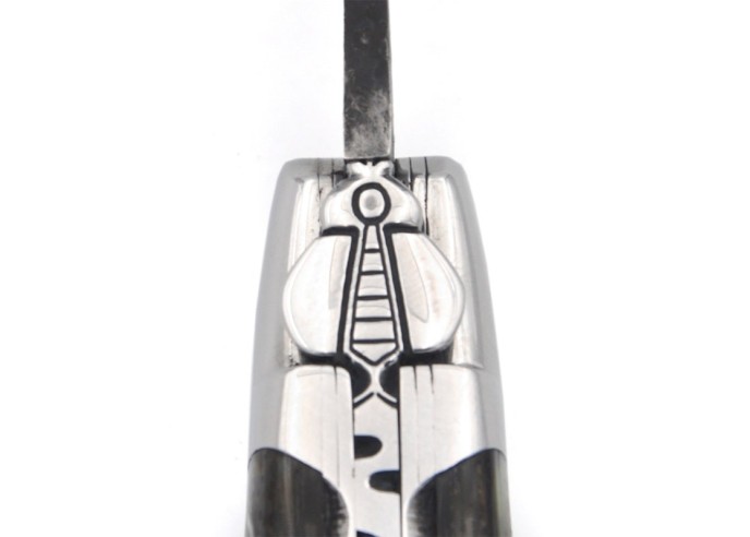 Laguiole pliant 12 cm, lame brut de forge, abeille ciselée au burin, doubles platines ciselées, manche en abalone, inox brillant