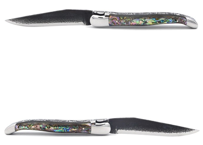 Laguiole 12cm, Edelstahl als 'brut de forge' Klinge, Biene und Doppelplatinen ziseliert, Griff aus Seeohrenholz
