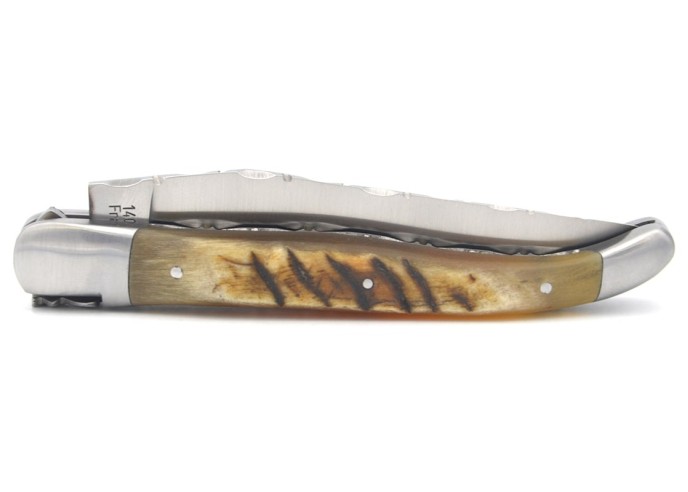 Laguiole 12 cm, lame seule, doubles platines ciselées, corne de bélier