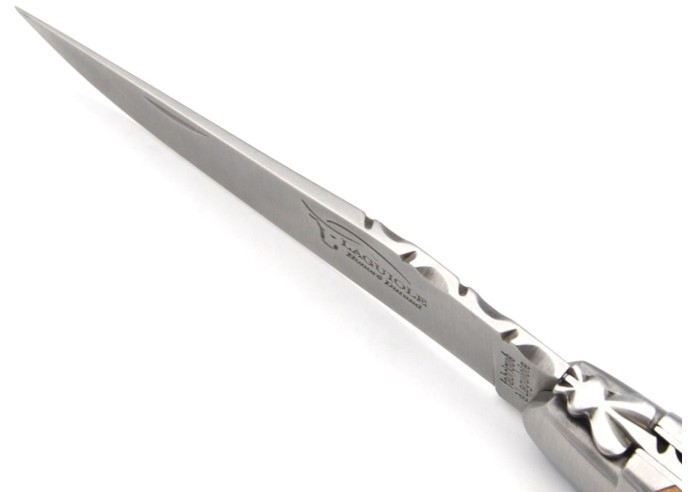 Laguiole Klappmesser, 12cm, gehacktes Drittel der Klinge, Klinge und Dorn, mattem Edelstahl, Griff aus Wacholderholz
