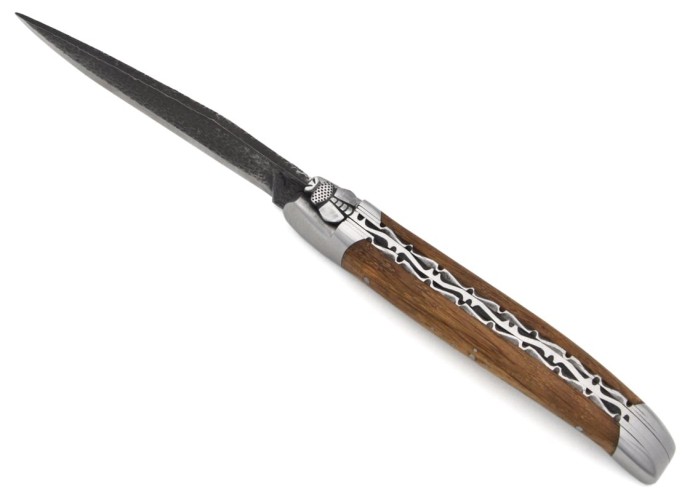 Laguiole pliant 12 cm, lame brut de forge, abeille ciselée au burin, doubles platines ciselées, manche en abalone, inox brillant
